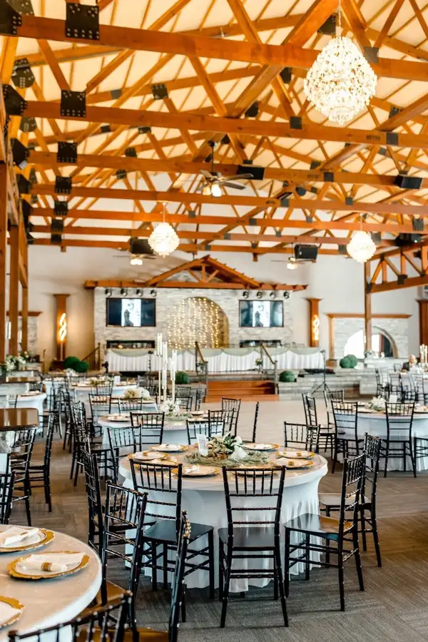 Paul's Paradise - elegantly decorated wedding reception hall - Pleasant Plains, IL