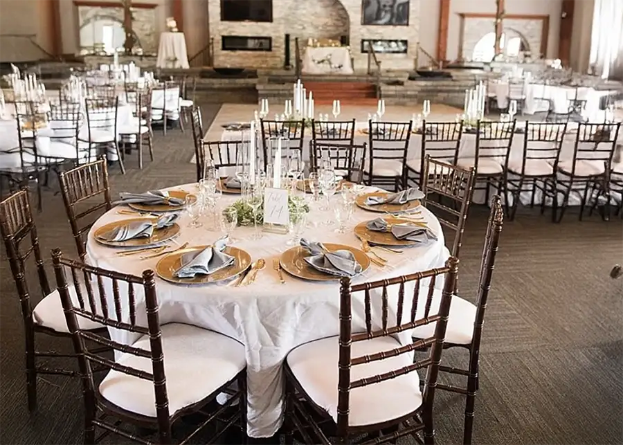 Paul's Paradise - Wedding Venue Amenities, Tables & Seating - Pleasant Plains, IL