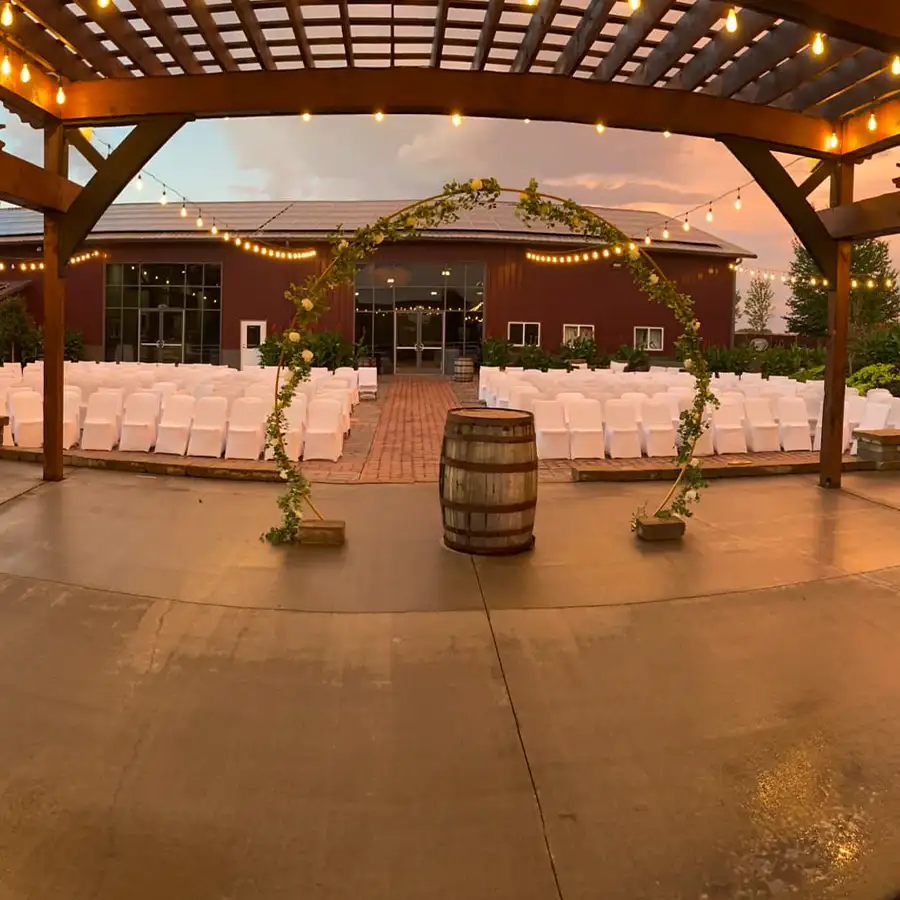 Paul's Paradise Gallery - exterior space, Outdoor Stage - Pleasant Plains, IL