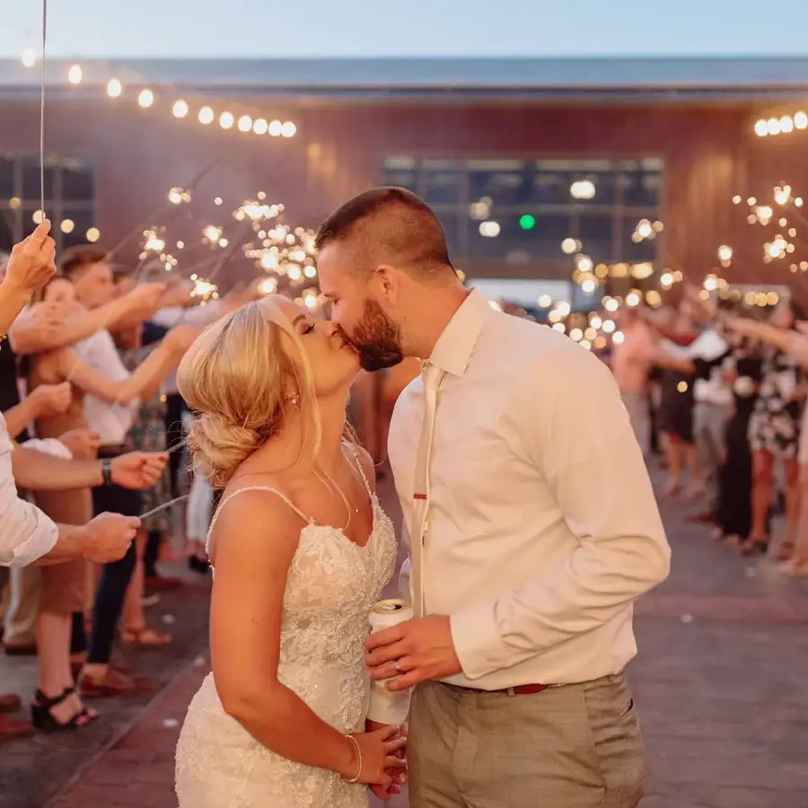 Paul's Paradise Gallery - Weddings - Pleasant Plains, IL